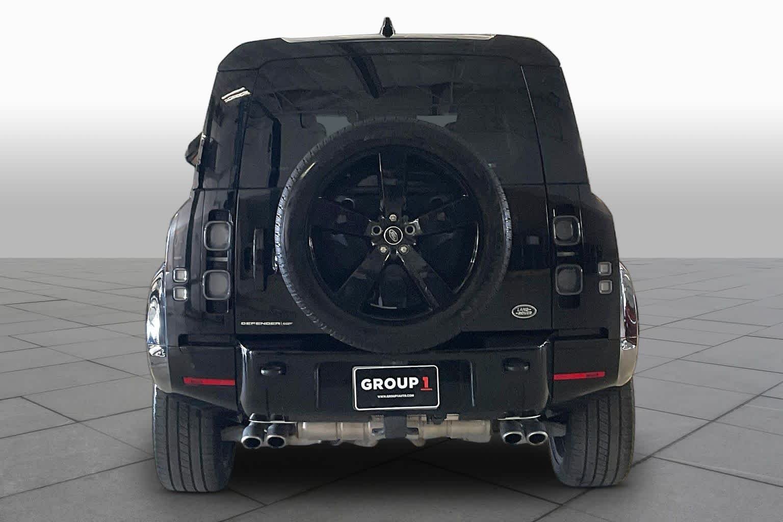 2023 Land Rover Defender 4