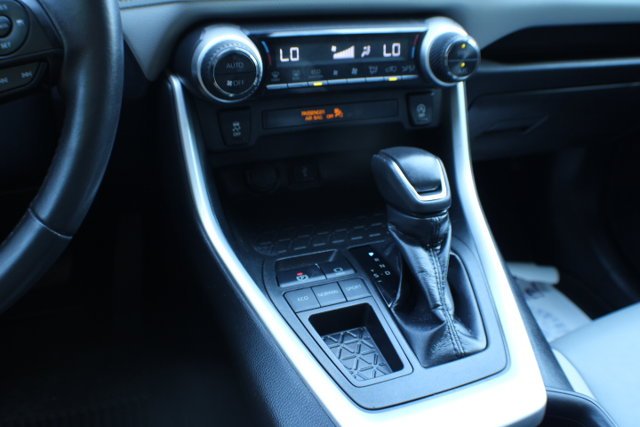 Used 2020 Super White Toyota XLE Premium image 11