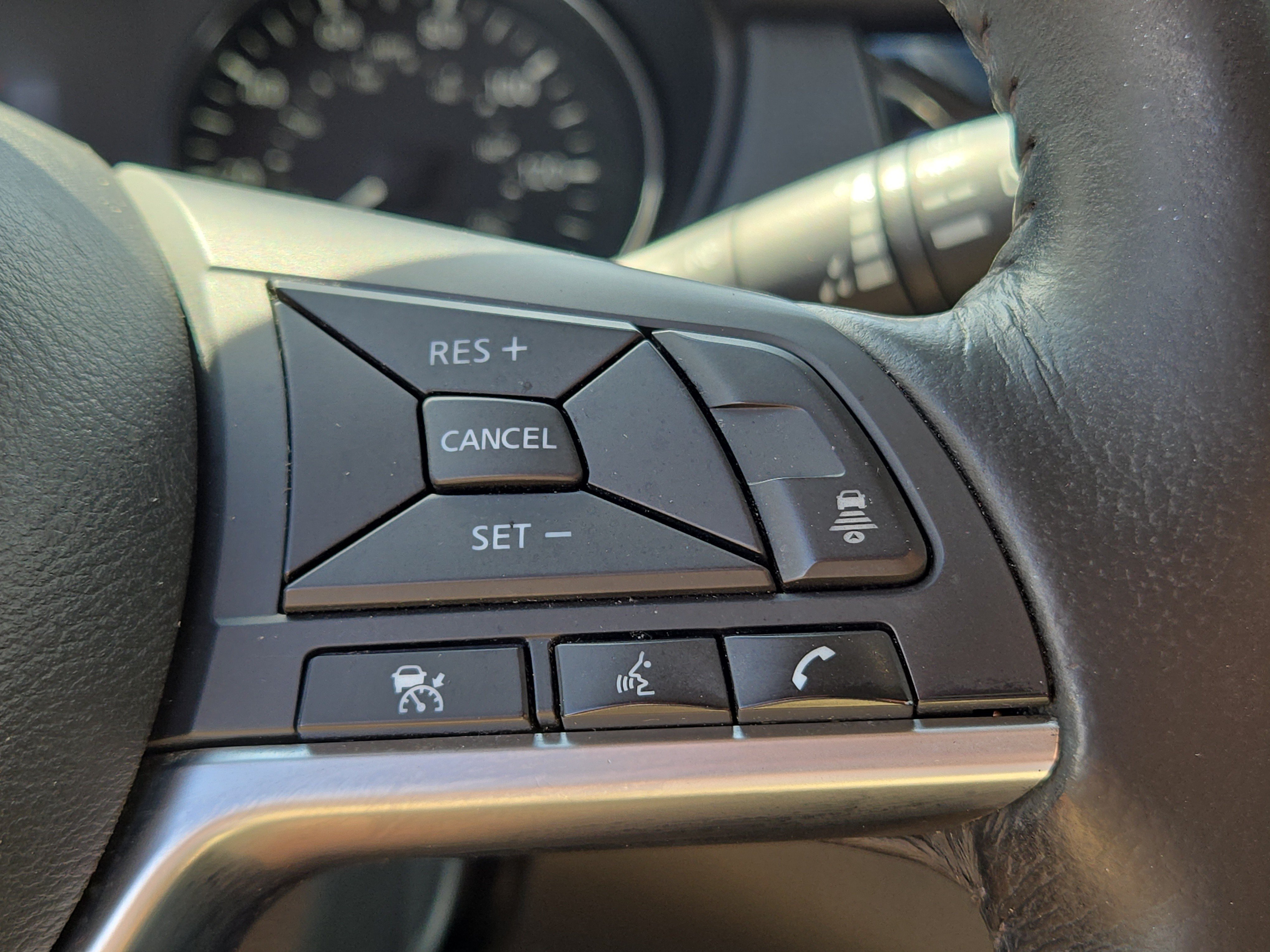 Used 2018 Blue Nissan SV image 25