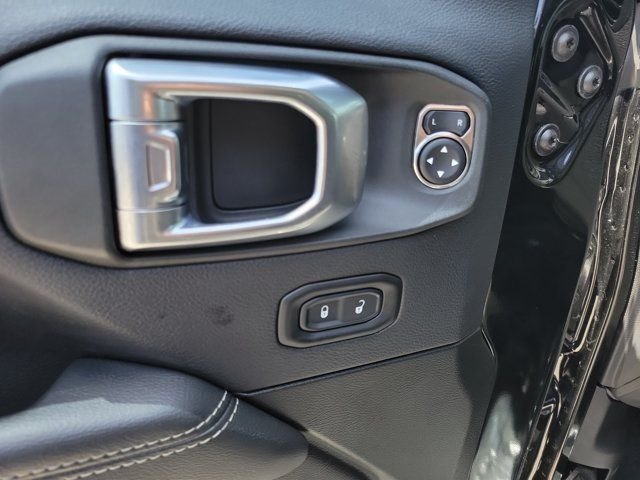 2022 Jeep Wrangler Unlimited Sahara 4XE - Photo 20