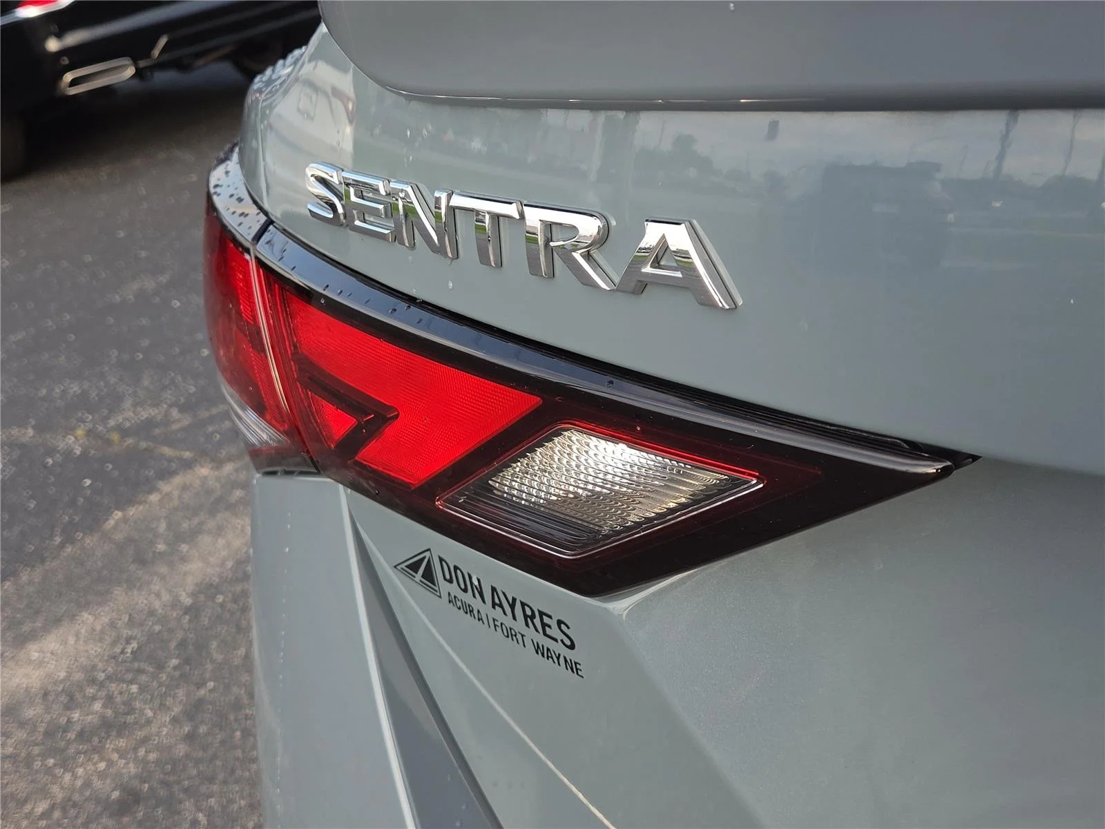 Used 2024 Atlantic Gray Metallic/Super Black Nissan SR image 32