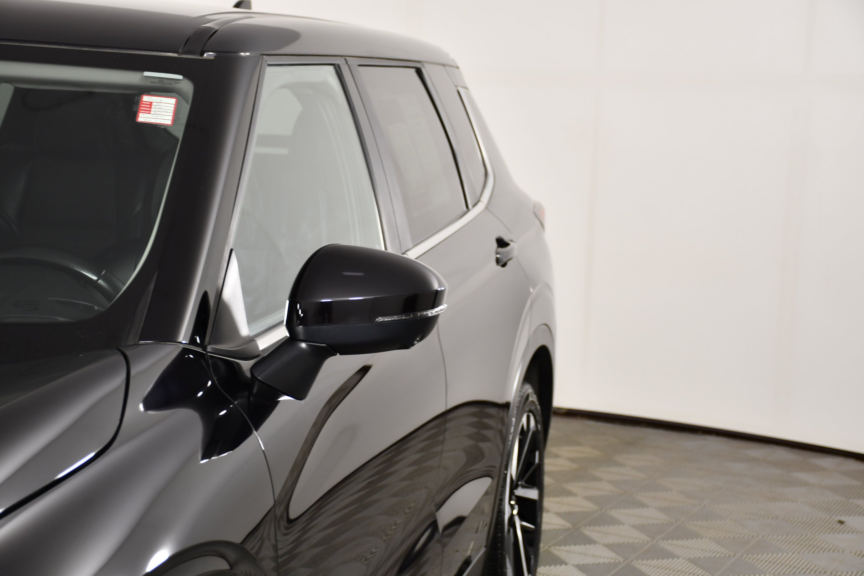 Certified Used 2024 Labrador Black Pearl Mitsubishi SE image 13