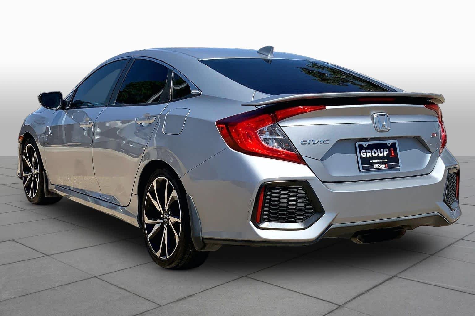 Used 2017 Modern Steel Metallic Honda Si image 12