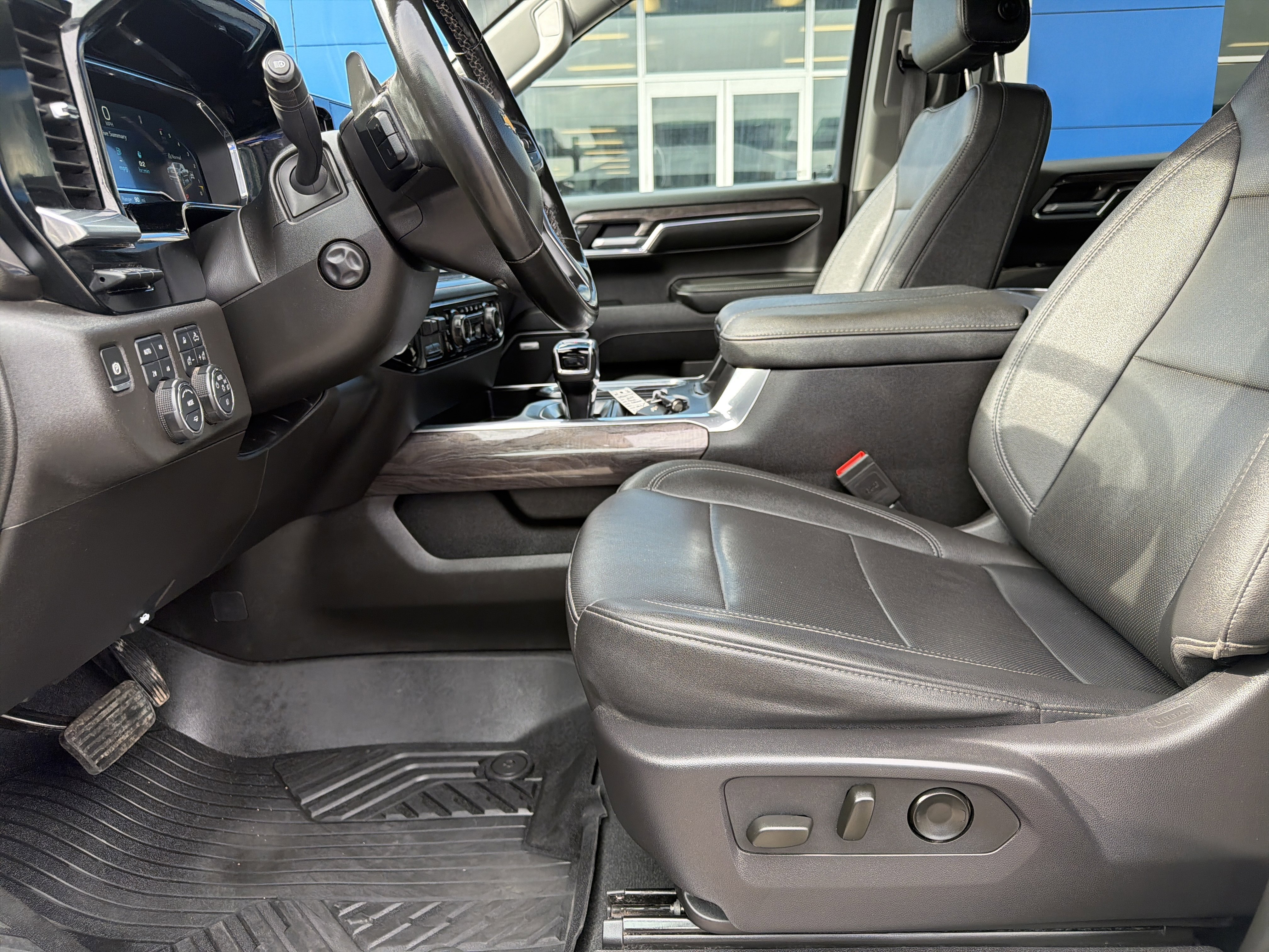 Used 2024 Iridescent Pearl Tricoat Chevrolet LTZ image 15