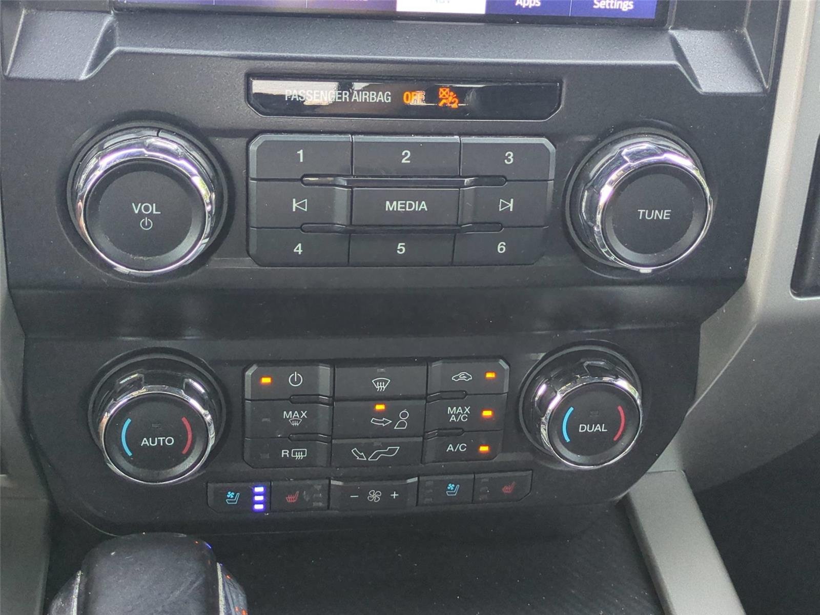 Used 2020 Agate Black FORD LARI image 28