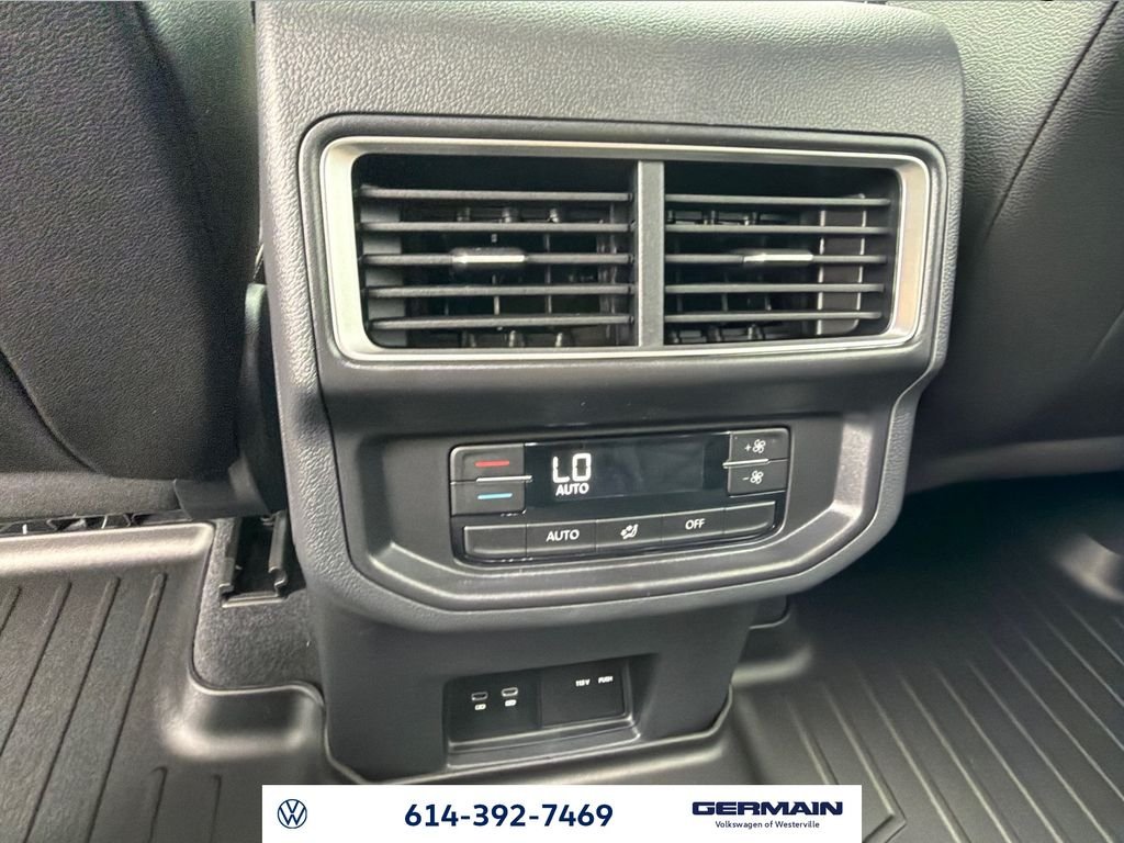 New 2026 Pure Gray Volkswagen 2.0T SE w/Technology image 15