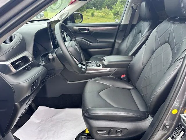 2024 Toyota Highlander Platinum - Photo 10