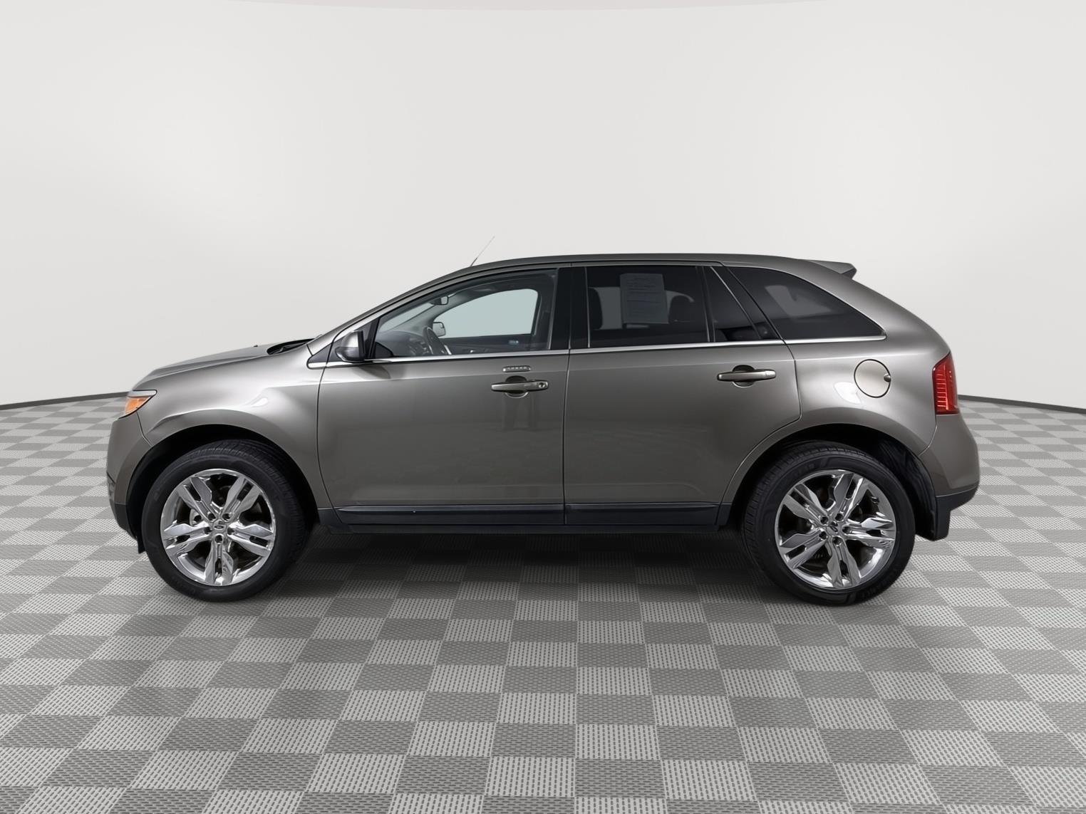 Used 2013 Mineral Grey Metallic Ford Limited image 13