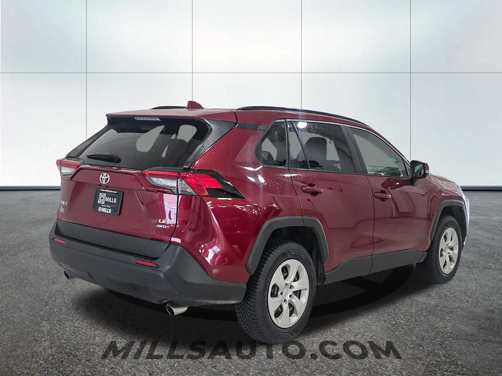 Certified Used 2019 Pearl Toyota LE image 8