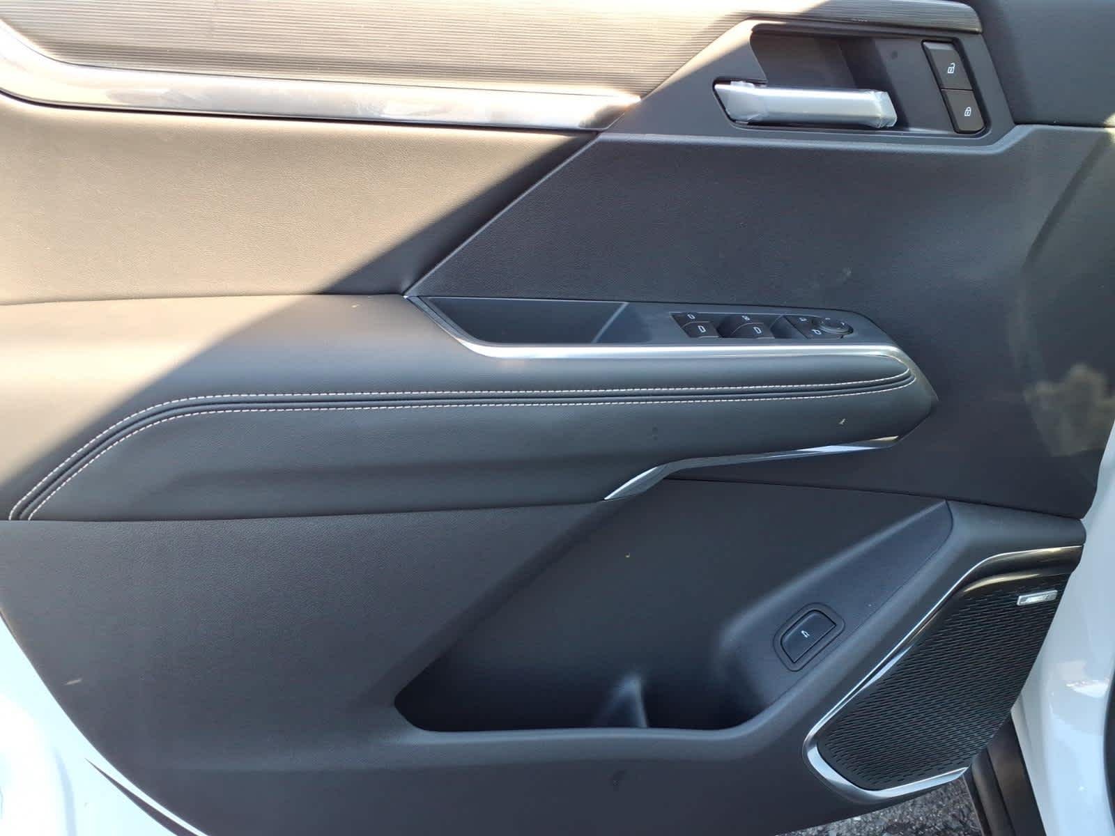 New 2026 Summit White GMC Elevation image 12