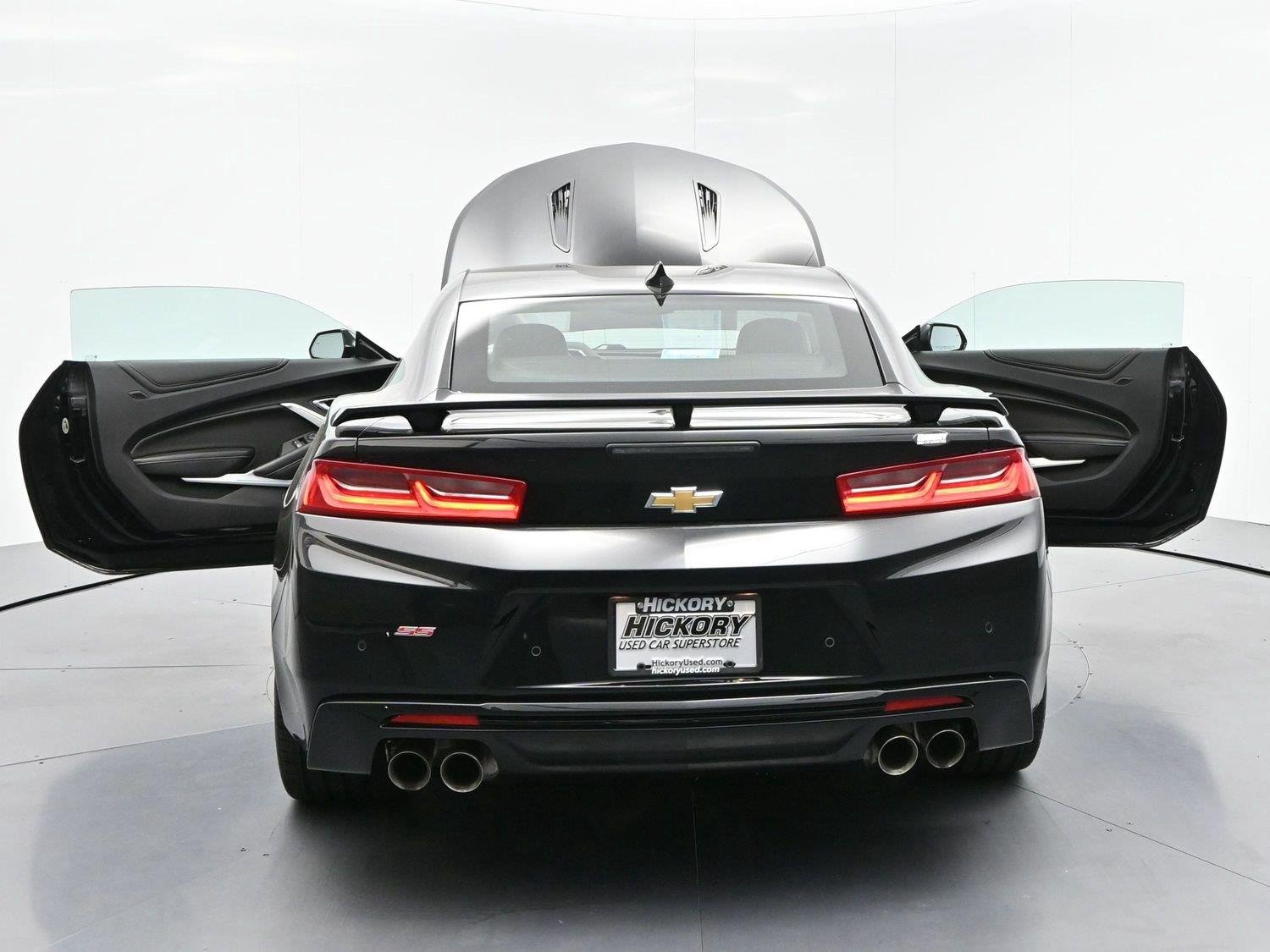 Used 2018 Black Chevrolet 2SS image 41