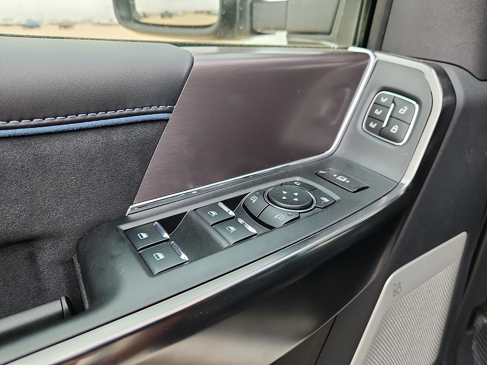 New 2026 Star White Metallic Tri-Coat Ford F-250® Platinum® image 15