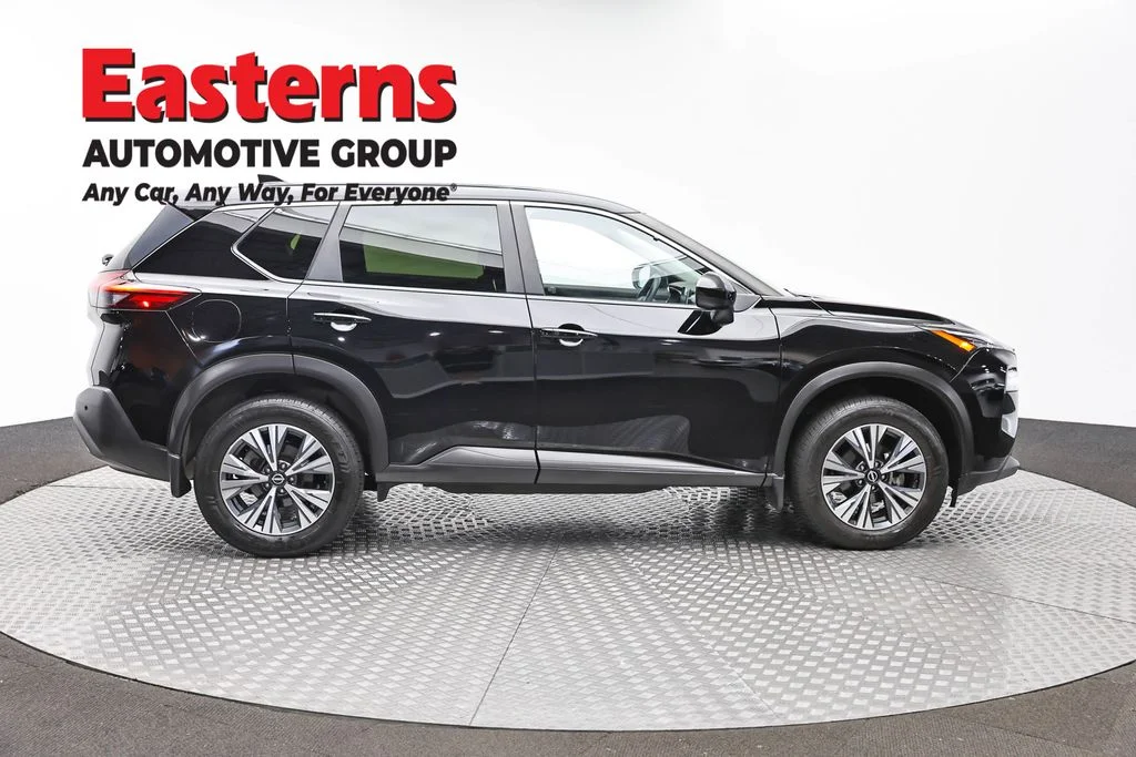 Used 2023 Black Nissan SV image 4