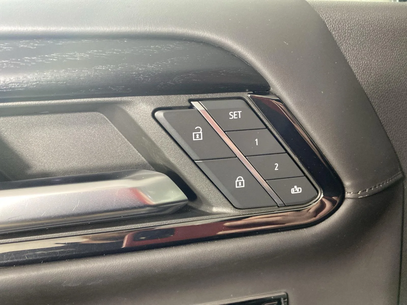 Used 2024 Sterling Metallic GMC AT4X image 21