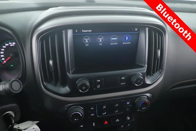 Used 2022 Black GMC AT4 w/Cloth image 5