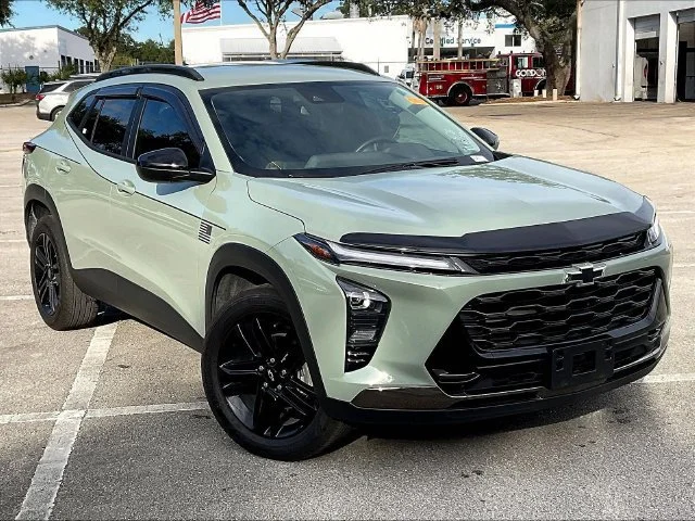 Used 2026 Cacti Green Chevrolet ACTIV image 2