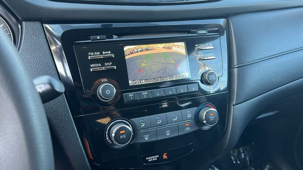 Used 2017 Silver Nissan S image 19