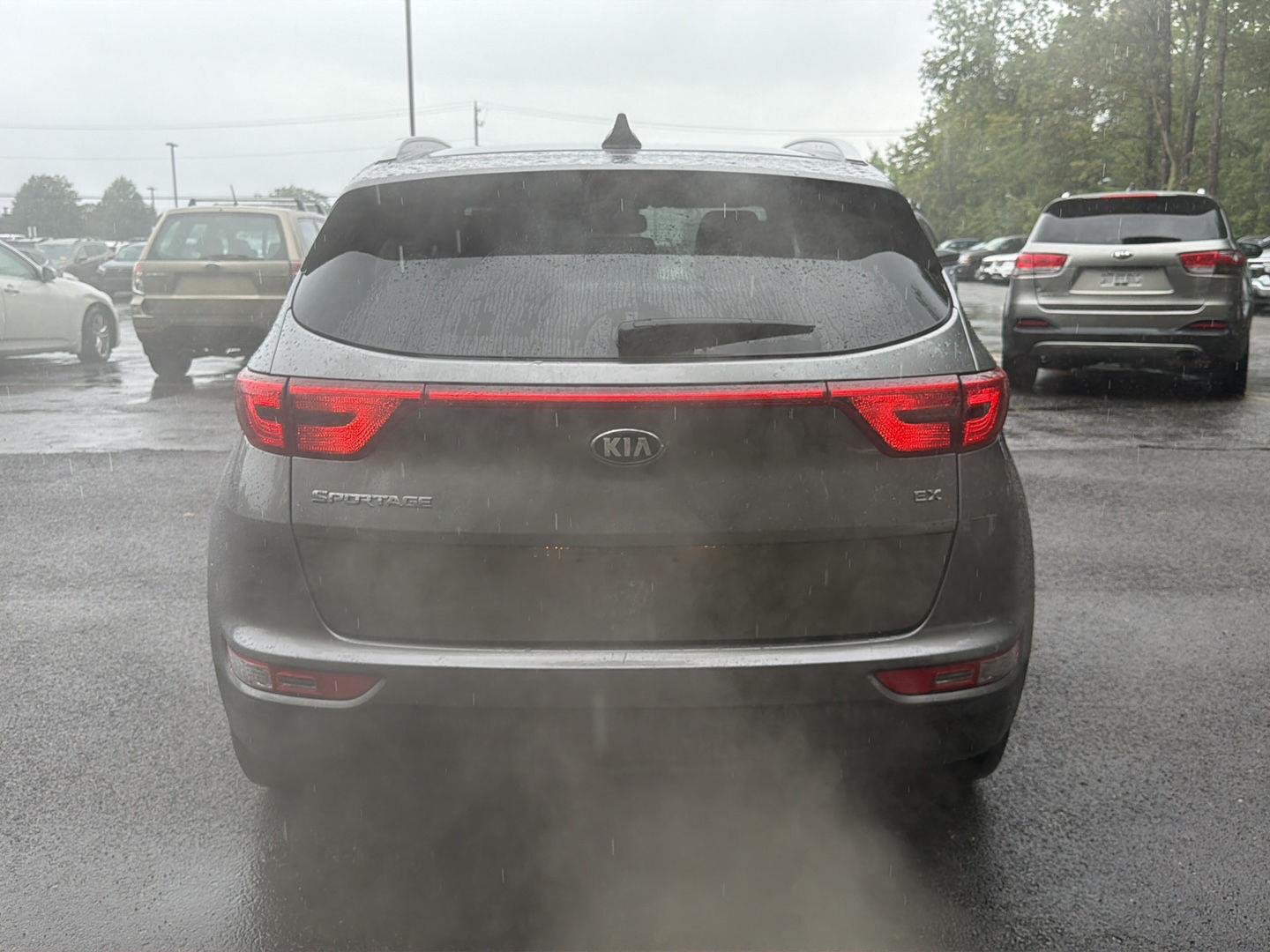 Used 2017 Mineral Silver Kia EX image 9