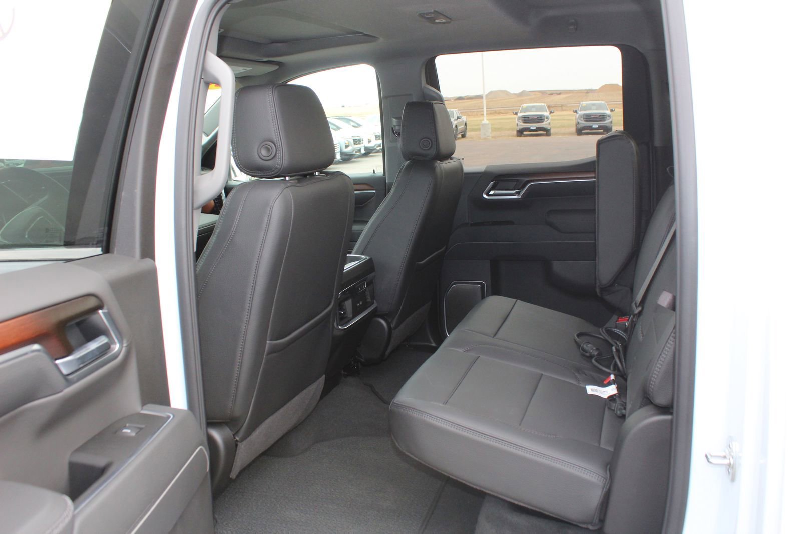 2026 GMC Sierra 1500 Denali - Photo 7