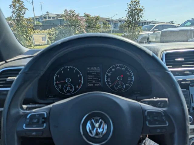 Used 2014 Silver Volkswagen Komfort Edition image 27