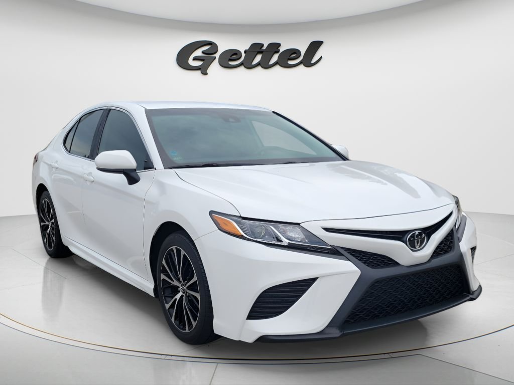 Certified Used 2020 White Toyota SE image 3