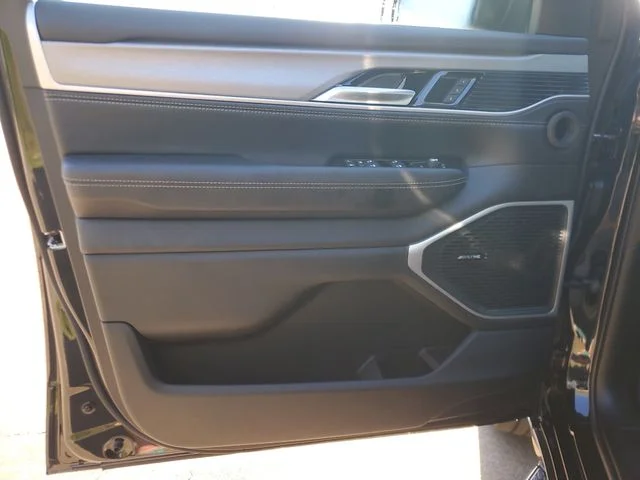 New 2026 High Gloss Black Exterior Paint Jeep Limited Altitude image 20
