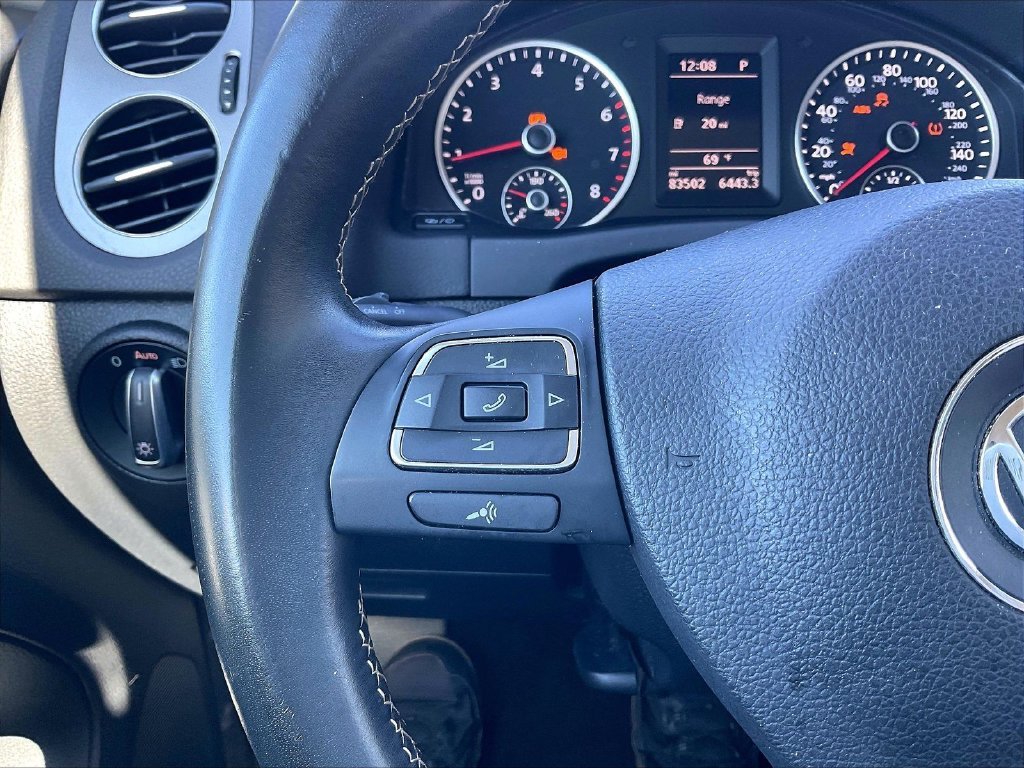 Used 2016 Pepper / Gray Volkswagen S image 21