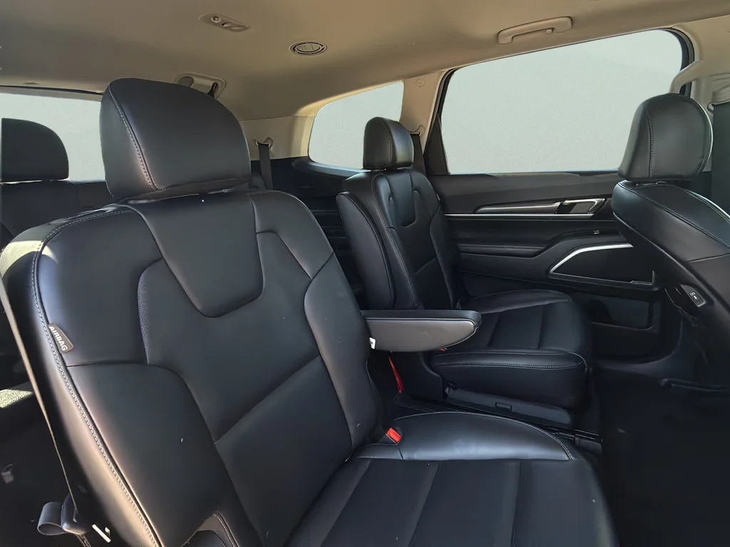 Certified Used 2025 Ebony Black Kia S image 21