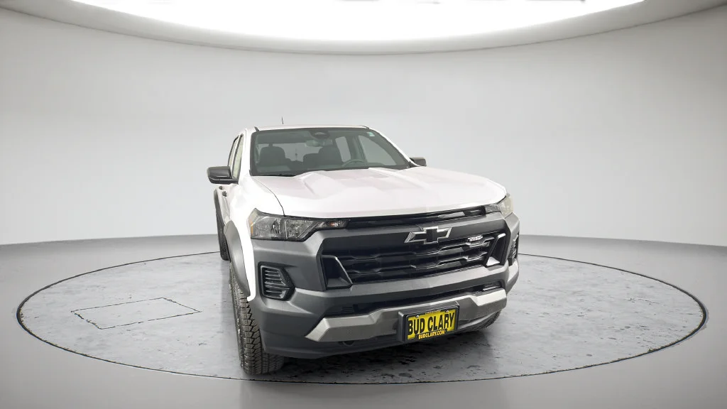 New 2026 Summit White Chevrolet Trail Boss image 4