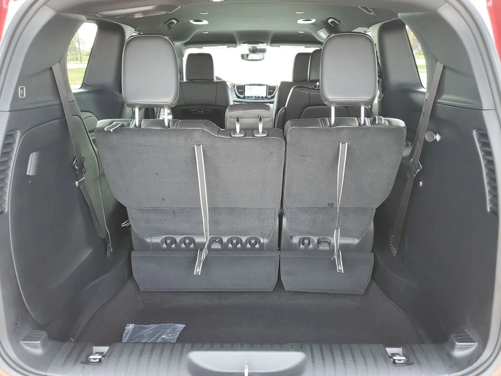 2026 Chrysler Pacifica Select - Photo 38