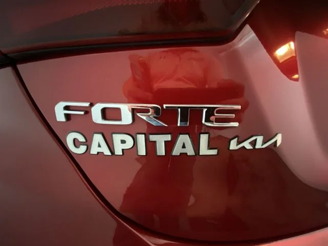 Used 2021 Red Kia LXS image 25