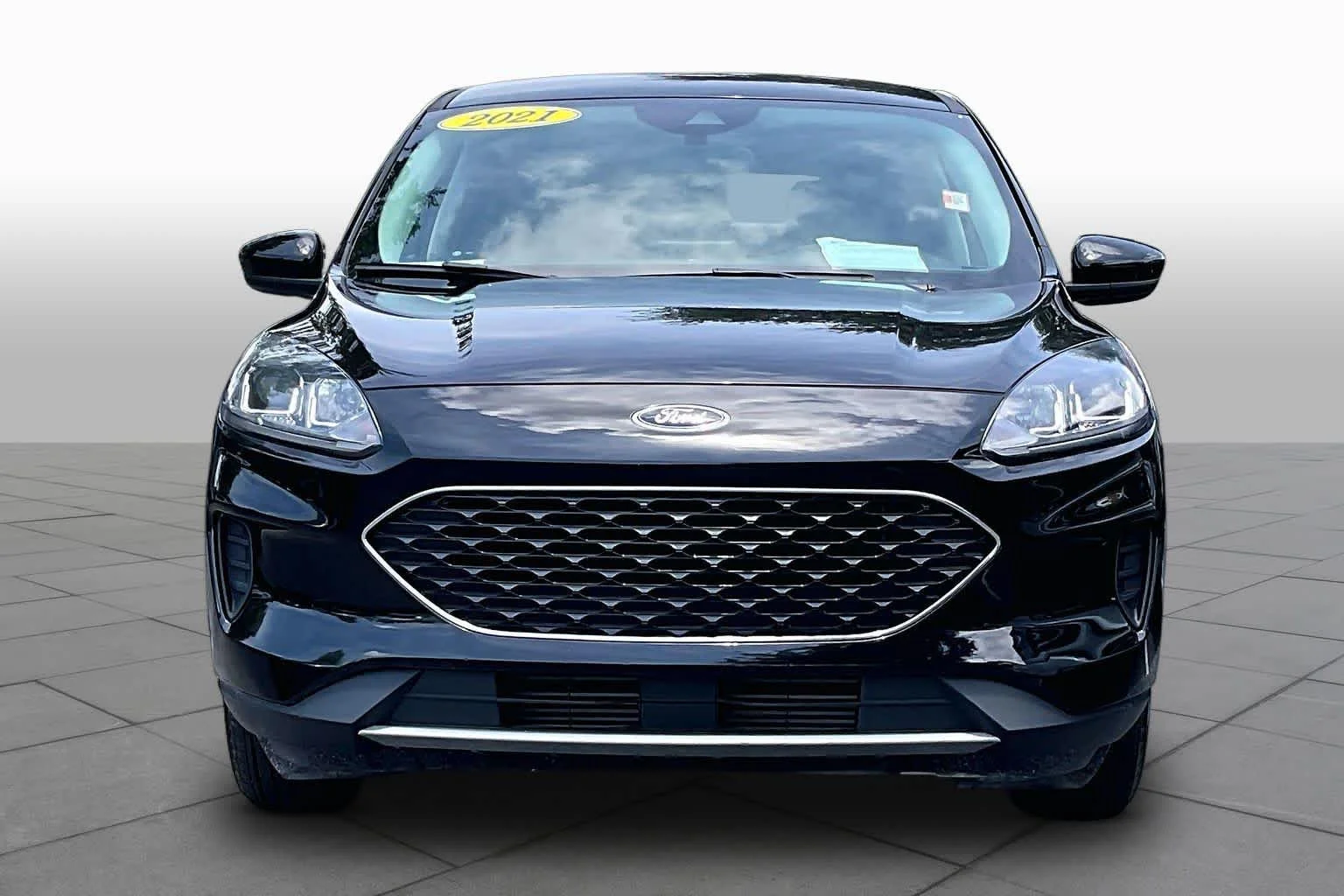 Used 2021 Agate Black Metallic Ford SE image 5