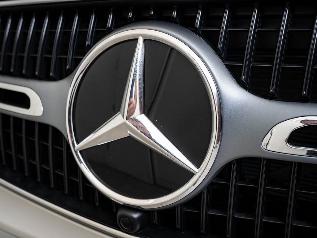 Used 2026 Polar White Mercedes-Benz GLC 300 image 3