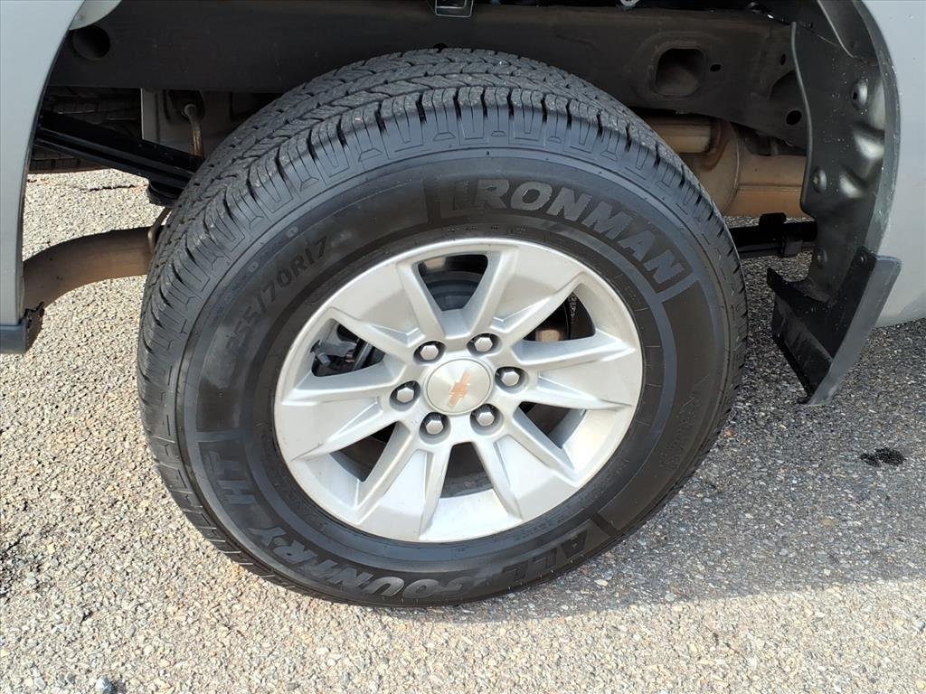 Used 2025 Sterling Gray Metallic Chevrolet LT image 20