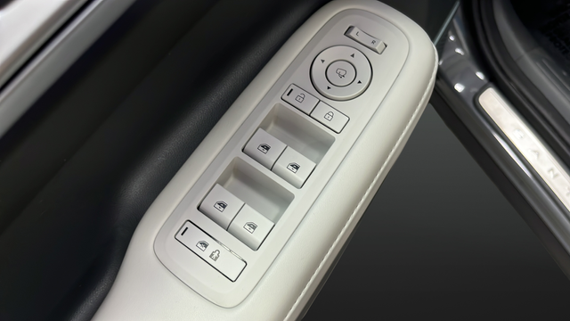 Used 2024 Hampton Gray Hyundai Calligraphy image 20