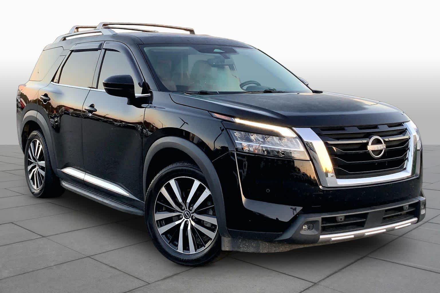 Used 2023 Super Black Nissan Platinum image 3