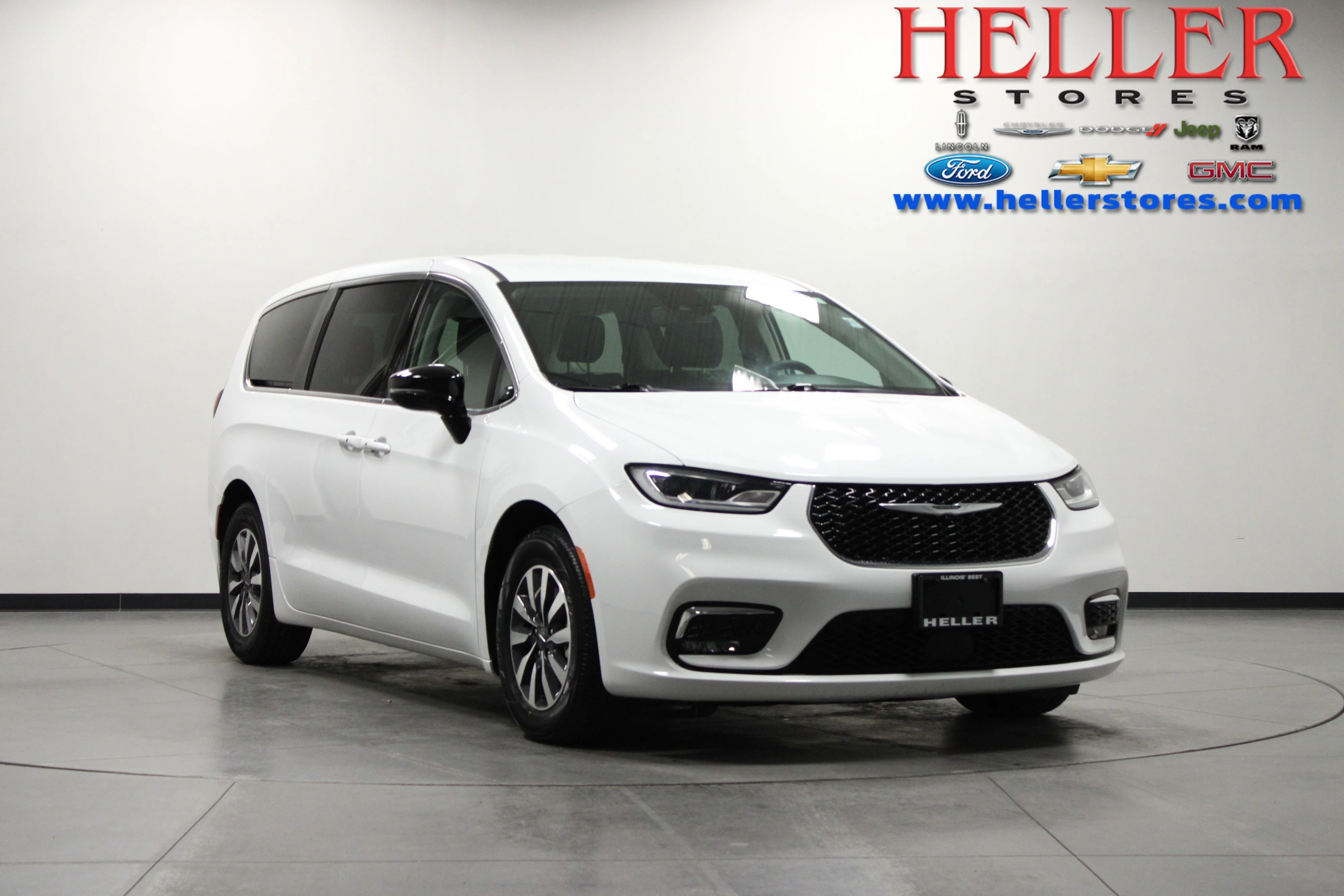 2024 Chrysler Pacifica PHEV