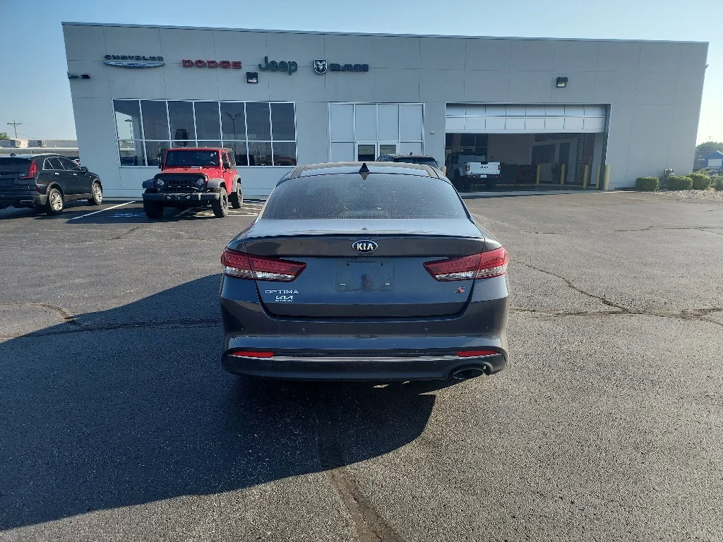 Used 2018 Platinum Graphite Kia S image 6