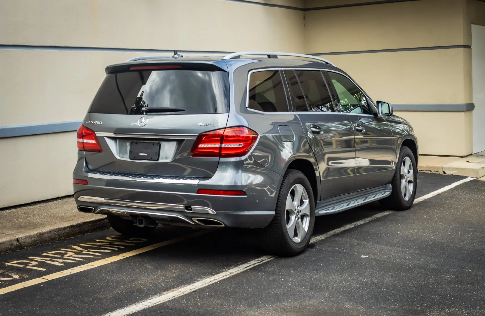 Used 2019 Gray Mercedes-Benz GLS 450 image 7