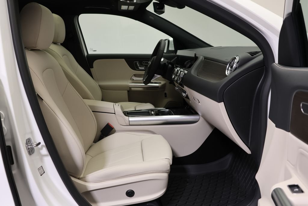 New 2026 Polar White Mercedes-Benz GLA 250 image 50