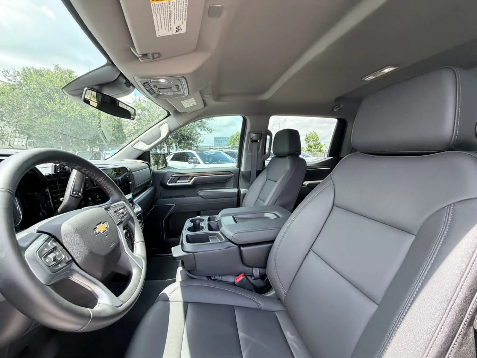Used 2025 Summit White Chevrolet LT image 16