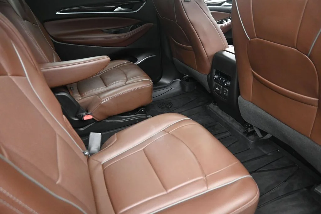 Used 2018 White Buick Avenir image 10