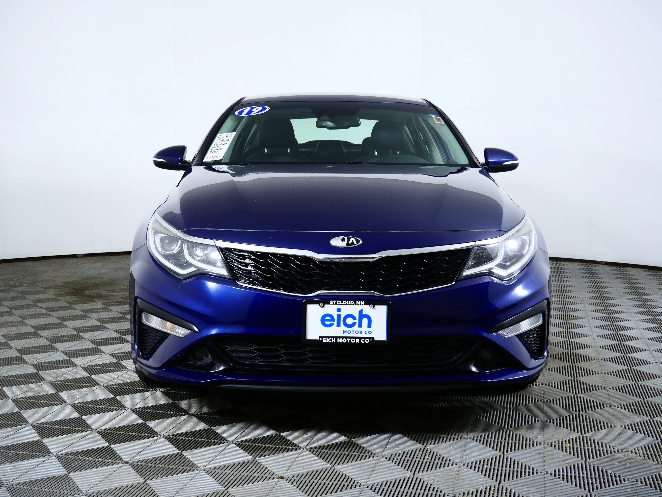 Used 2019 Kia Optima S with VIN 5XXGT4L33KG285376 for sale in St. Cloud, Minnesota