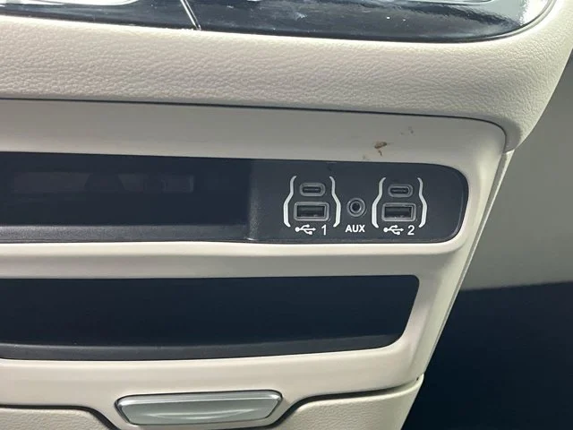 Used 2024 Silver Mist Clearcoat Chrysler Touring L image 24