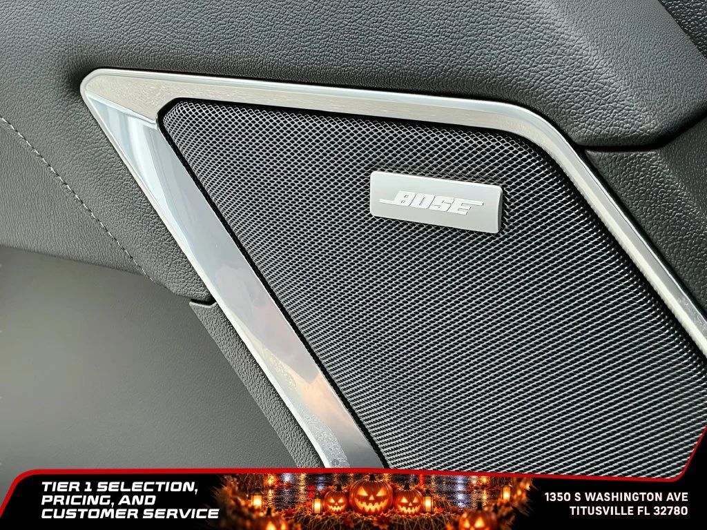 New 2026 Glacier White Tricoat GMC SLT image 31