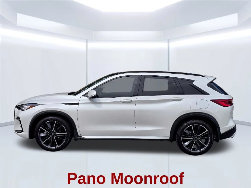 Used 2025 White INFINITI SPORT image 16