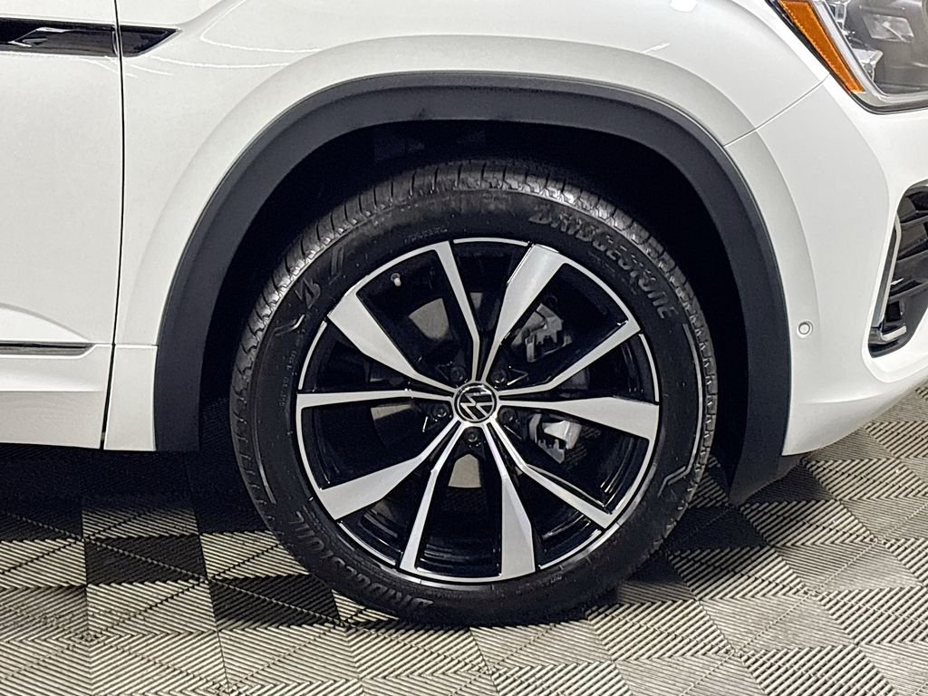 New 2026 Opal White Pearl Volkswagen SEL Premium R-Line image 24