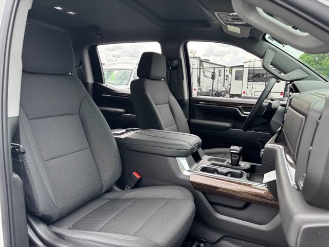 New 2026 Summit White GMC Elevation image 33