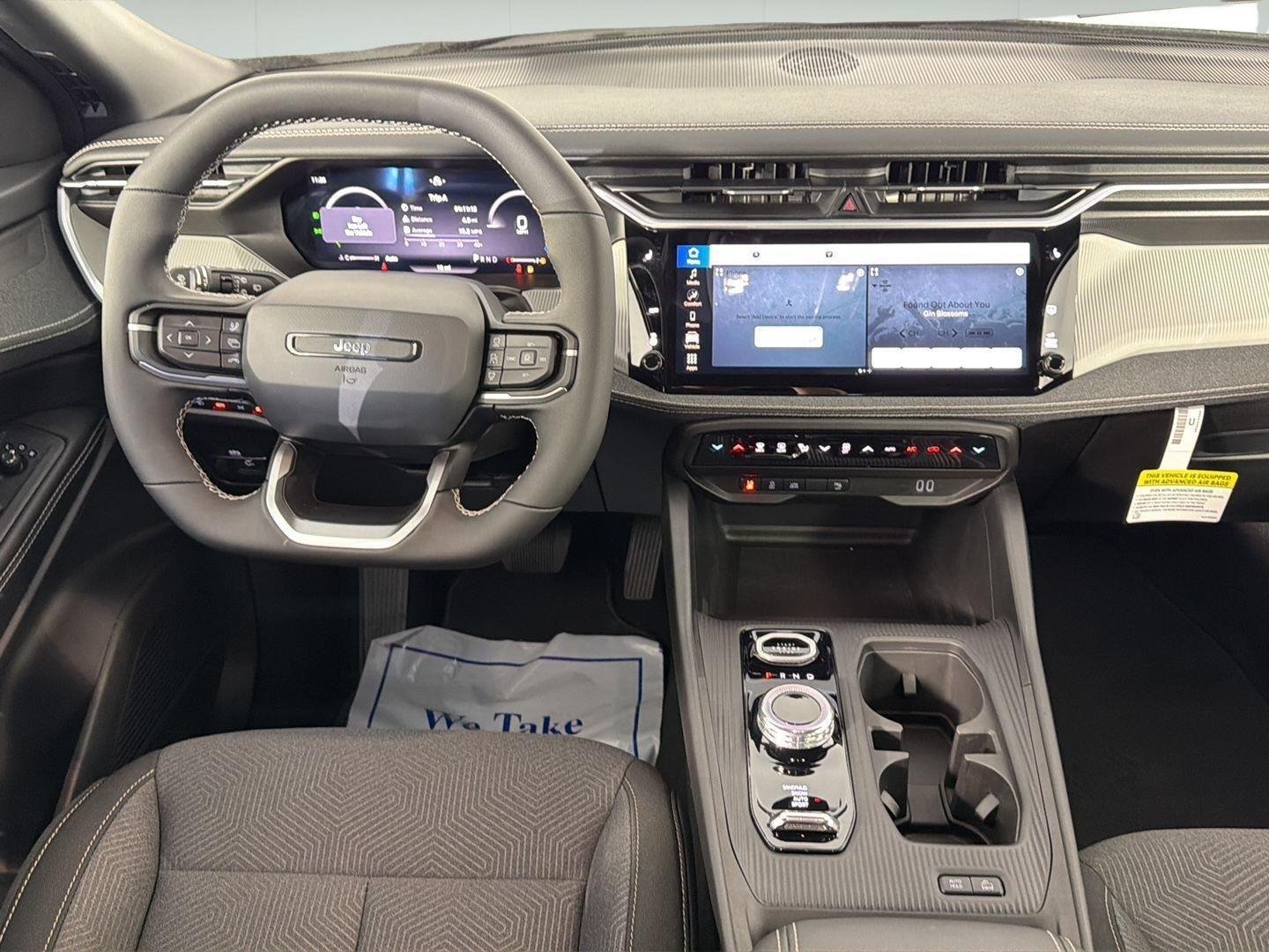 New 2026 Bright White Clear-Coat Exterior Paint Jeep Laredo image 8