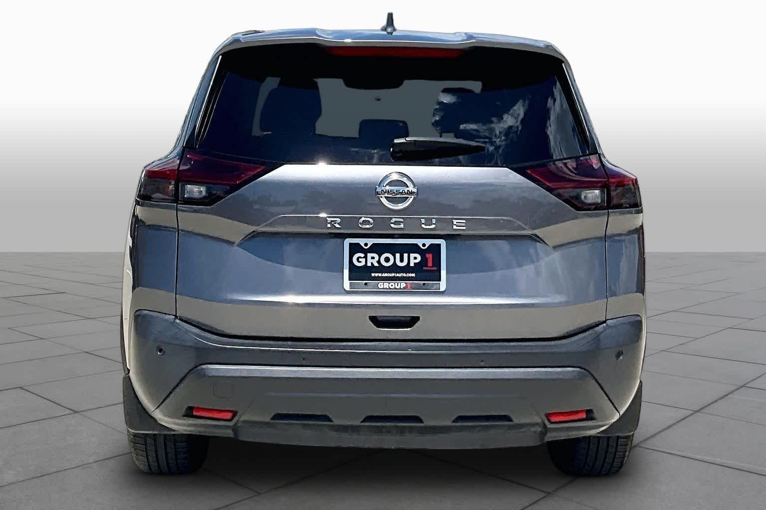 Used 2021 Gun Metallic Nissan S image 5
